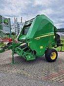 John Deere V451M