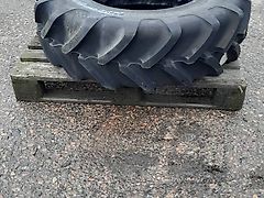Michelin 13,6R24 Däck