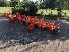 Hatzenbichler Howard System Rollhacke 8 Reihig Hydraulische Klappung Rollhacksterne bis 75cm Reihenabstand 600cm Rahmenbreite mit Scheibensechräder zur Spurführung Maishacke Rübenhacke Maishackgerät 8 Reihig