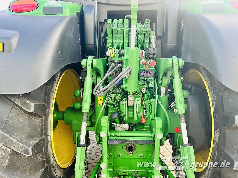 John Deere 6R 250