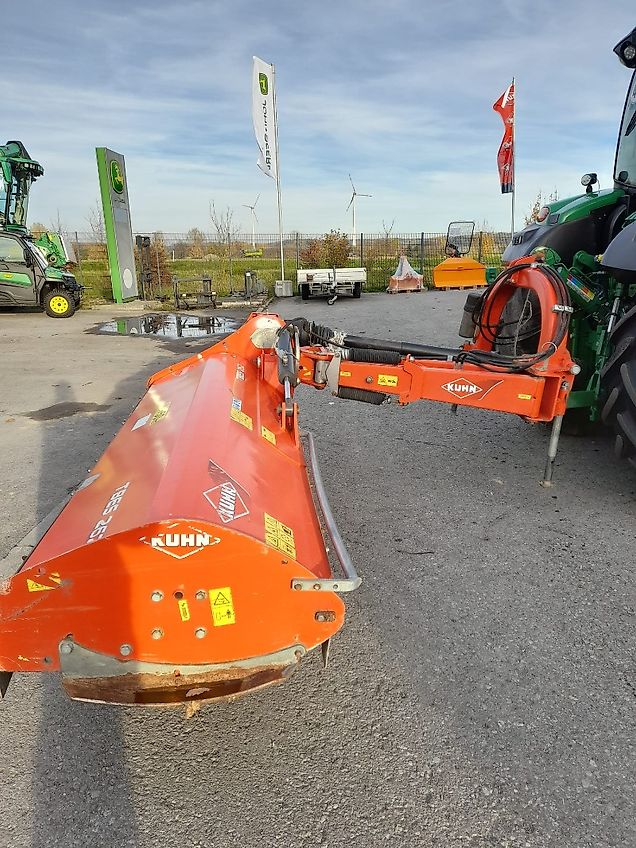 Kuhn TBES 262