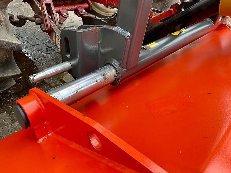 Kuhn BPR 280 Front- und Heckanbau