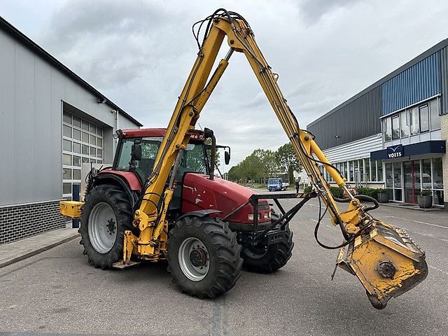Case IH CS110 TRACTOR MET HERDER MAAIARM