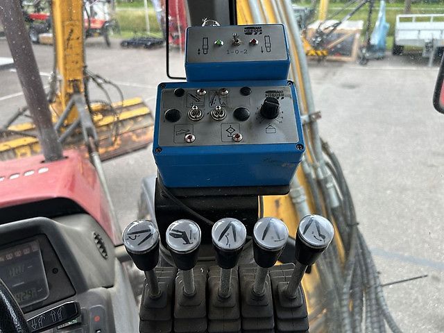 Case IH CS110 TRACTOR MET HERDER MAAIARM