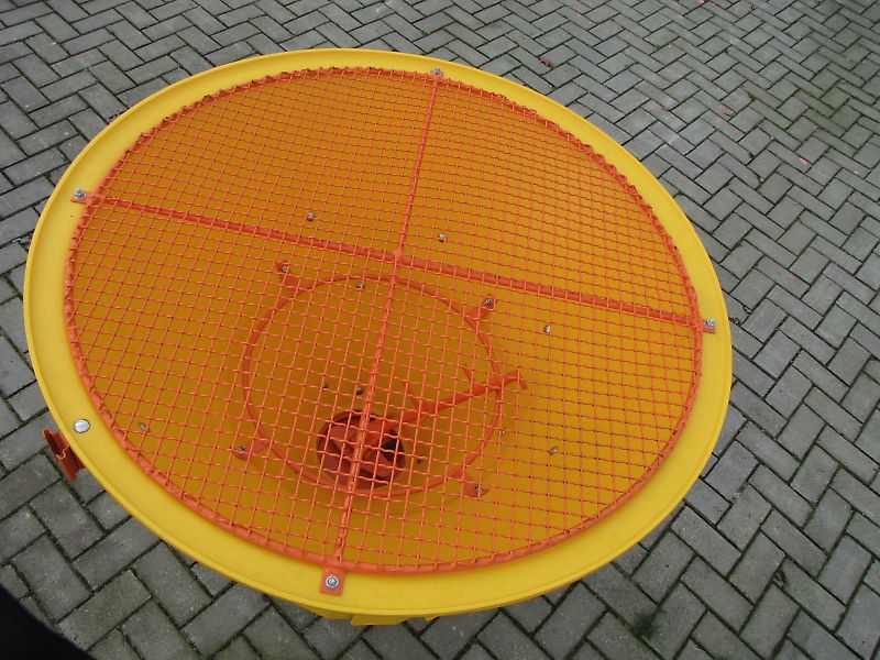 Sofort ab Lager: Pronar Salzstreuer PS 250 / PS 250 M, NEU