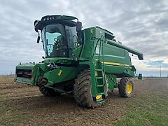 John Deere T660
