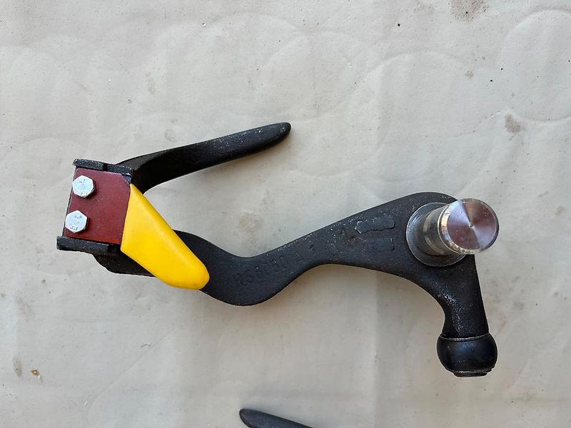 New Holland oder Hesston Messerhebel R6050 für Großpackenpresse, Stückpreis