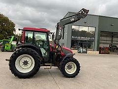 Valtra A93 Tractor (ST24382)