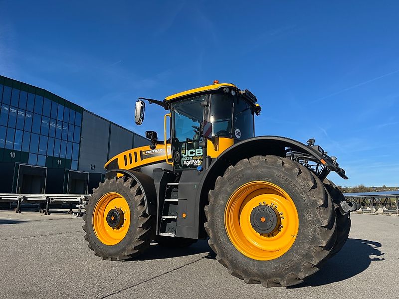 JCB FASTRAC 8330 ICON