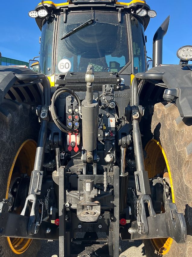 JCB FASTRAC 8330 ICON