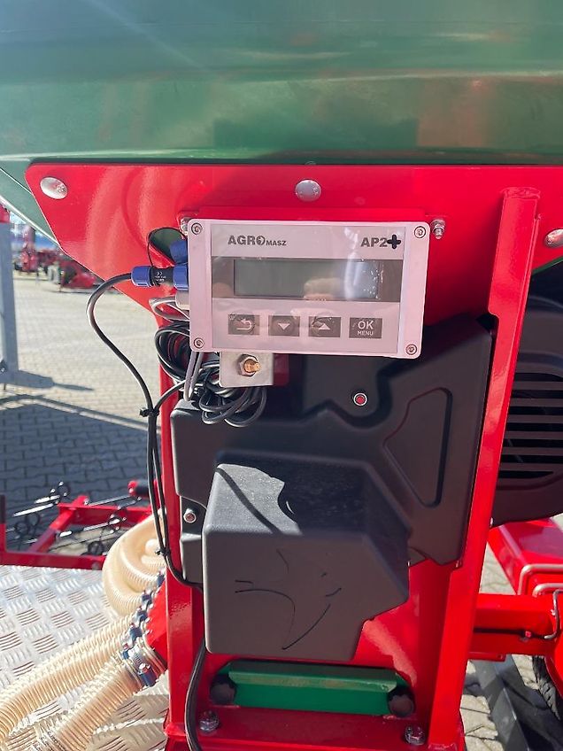 Heva Weeder HD 600 Striegel mit GPS Sägerät von Agro-Masz 6 Meter