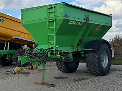 Güstrower GDK 7000 large scale spreader for fertilizer and lime