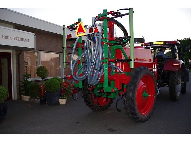 Globus Getrokken rijen-bemester voor dierlijke drijfmest