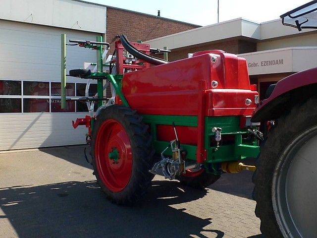 Globus Getrokken rijen-bemester voor dierlijke drijfmest