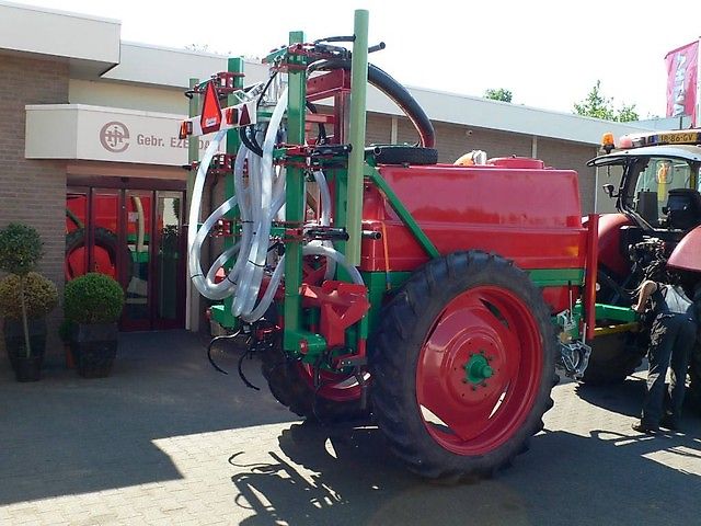 Globus Getrokken rijen-bemester voor dierlijke drijfmest