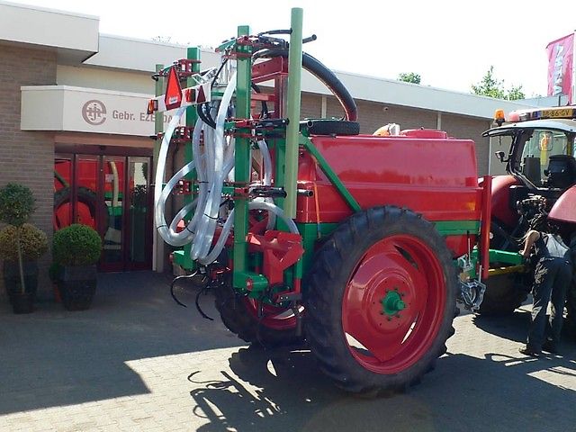 Globus Getrokken rijen-bemester voor dierlijke drijfmest