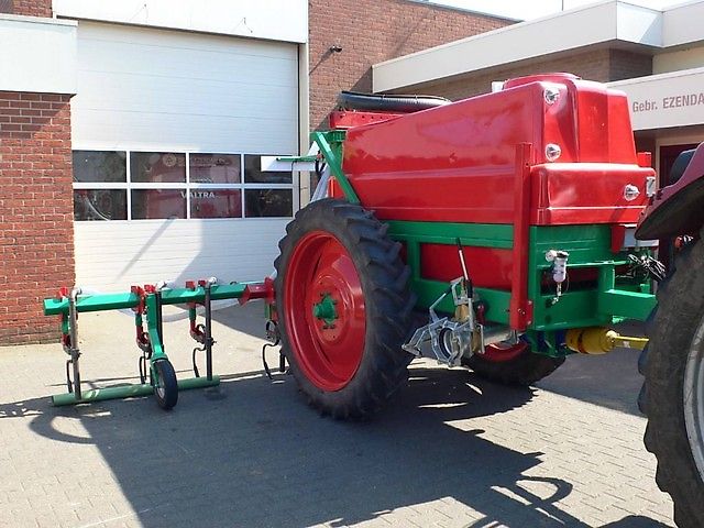 Globus Getrokken rijen-bemester voor dierlijke drijfmest