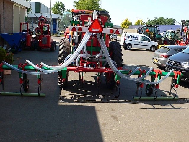 Globus Getrokken rijen-bemester voor dierlijke drijfmest