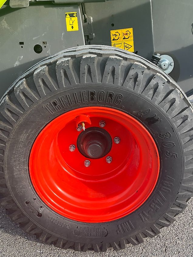 Claas Rollant 520 RC