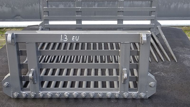 Hofstede Tegelriek verhoogde zijtanden stenenriek puinriek tegel stenen puin riek met model Euro / Giant of Weidemann aankoppeling