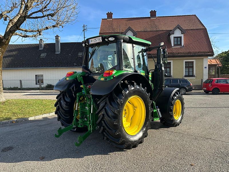 John Deere 6090M