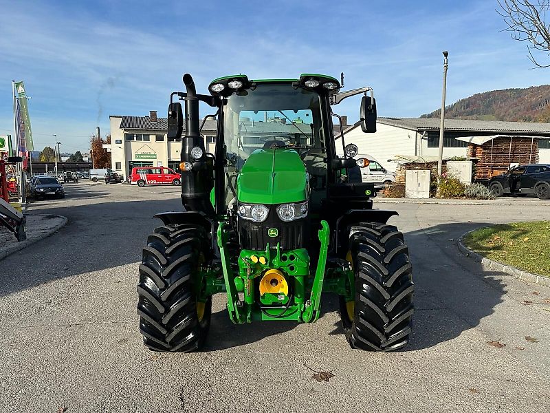John Deere 6090M