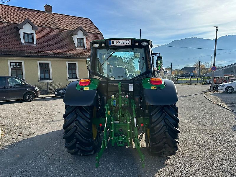 John Deere 6090M