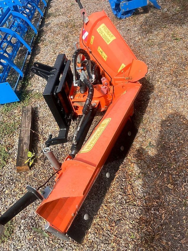 Pronar PUV 2000 M + muchii taiere otel + sanii