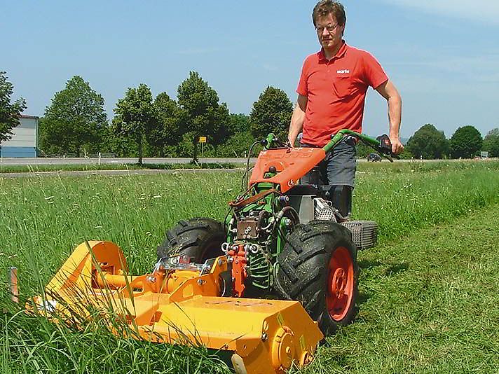 Humus SME Schlegelmulchgerät für Einachsschlepper und AEBI TC07