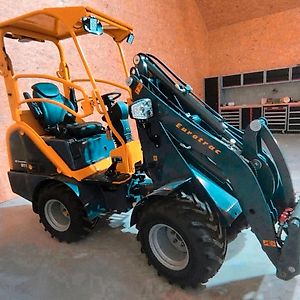 Hoflader EUROTRAC W11 Schutzdach   Hubkraft 1000 kg - Kipplast 850 kg - Hubhöhe 285 cm - Radlader Multifunktionsjoystick Heizung Garantie Anbaugeräte Ersatzteile Finanzierung Ratenzahlung