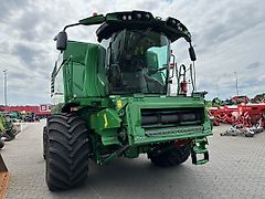 John Deere T 670 i