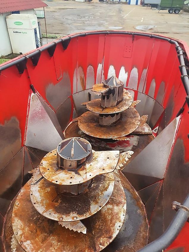 Kongskilde VM - 22 -2 BM MULTI feeder mixer with straw blower Few operating hours were used!