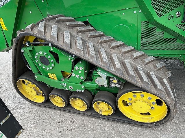 John Deere T670i