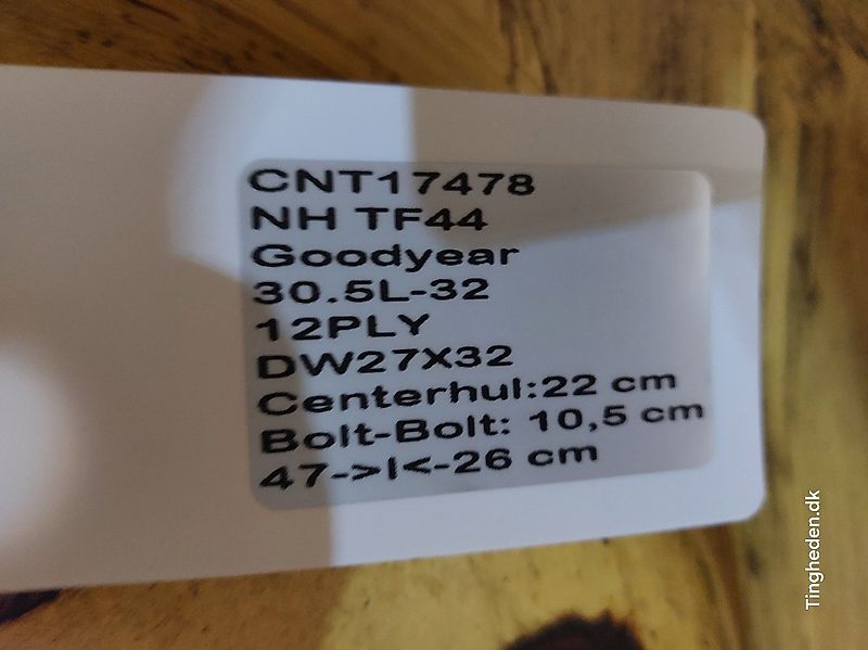 New Holland 32" 30.5L-32 (Spare part/Reservedel/Ersatzteil)