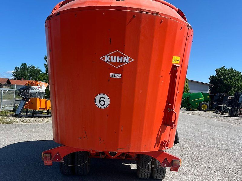 Kuhn 1670 Profile