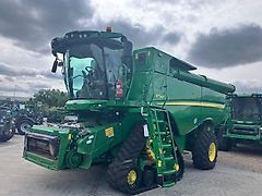 John Deere S790