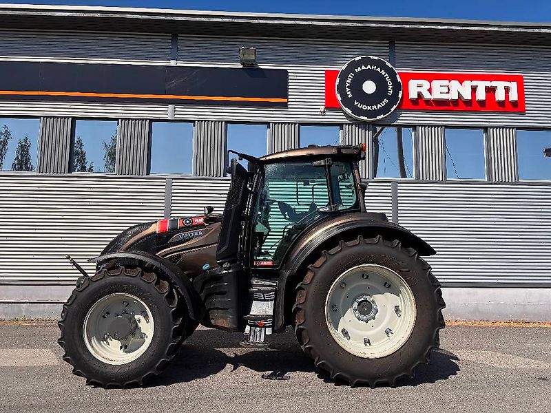 Valtra T 215 Versu