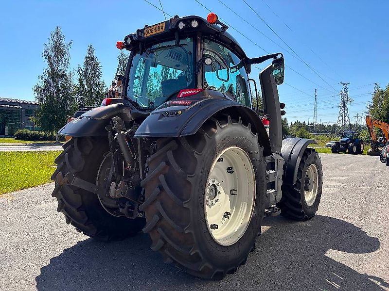 Valtra T 215 Versu