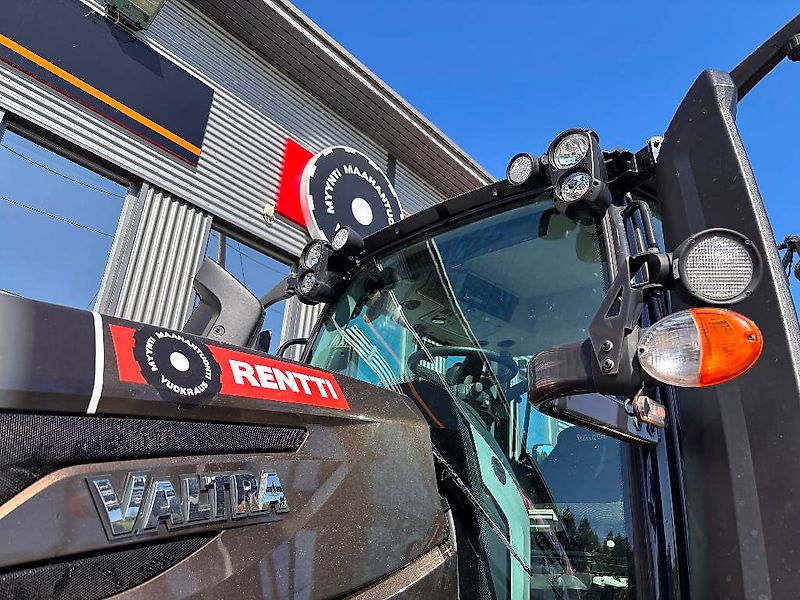 Valtra T 215 Versu