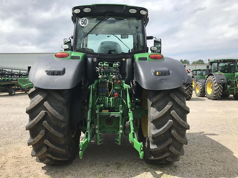John Deere 6215R