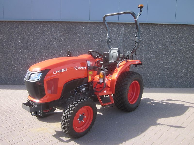 Kubota TRAKTOR L1-382 HDW