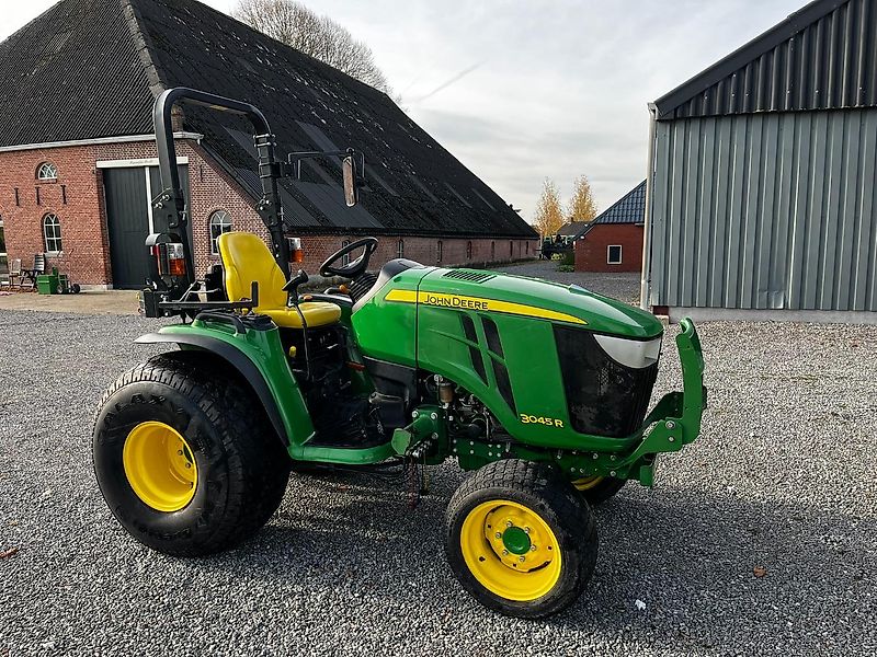 John Deere 3045r