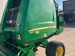 John Deere 864