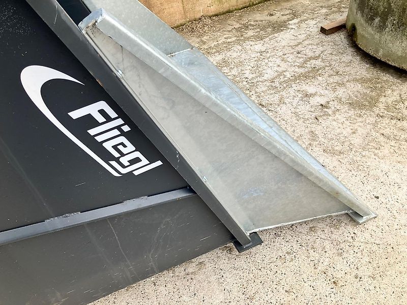 Fliegl Einsteuschauffel Profi