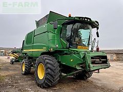 John Deere T670