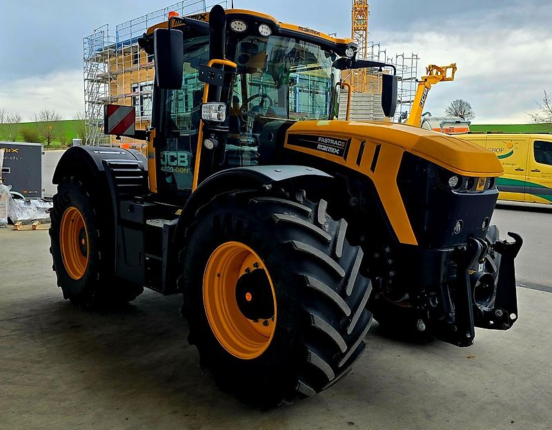 JCB Fastrac 4220 ICON 70 KM/H Autobahnzulassung