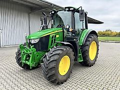 John Deere 6090M