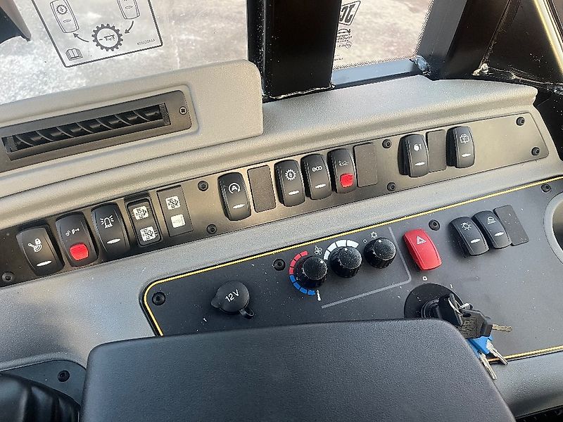 JCB 409 / Stage V, Takuu 12kk