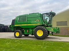 John Deere T560i