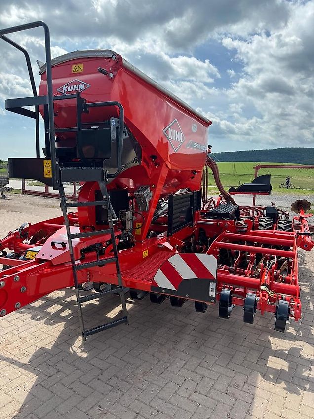 Kuhn ESPRO 4000 R (VISTAFLOW)